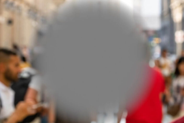 AMD – zwyrodnienie plamki związane z wiekiem. Objawy, przyczyny i leczenie